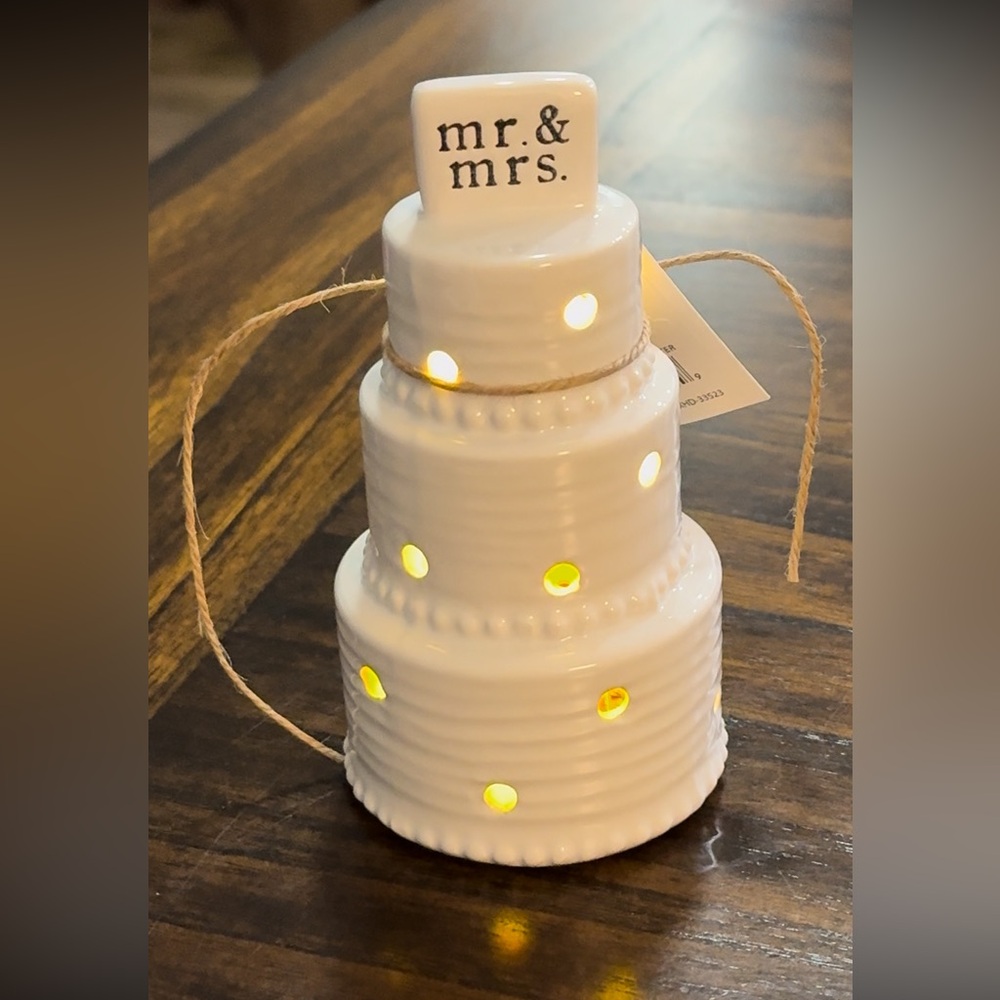 Singing / Light-Up Wedding Cake Topper - Picture 8 of 9